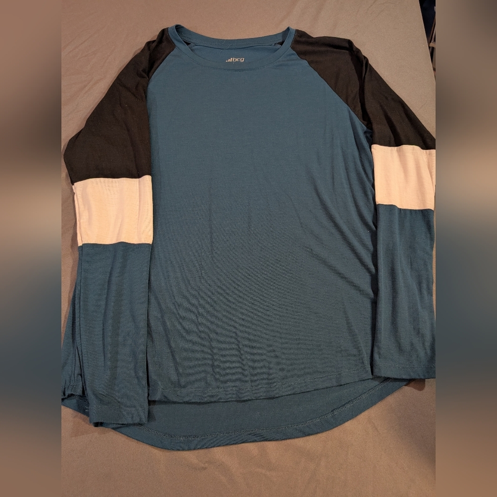 Womans Blue and Black Long Sleeve Shirt